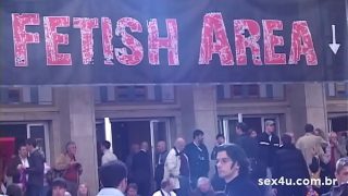 Don Picone na Venus Erotic Fair em Berlin. Exclusivo SEX4U visitando a área de fetiches – HighLights 3
