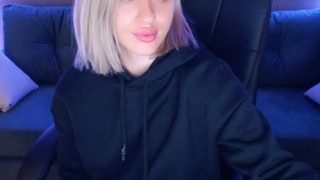 ArianaJolle naked on cam for live porn video chat