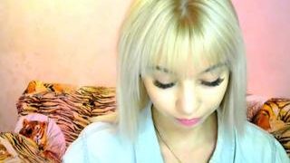 hollyqtreat naked on cam for live porn video chat