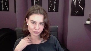 hotvaleryyy naked on cam for live porn video chat
