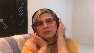julianasweet naked on cam for live porn video chat