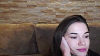 kivi-girl naked on cam for live porn video chat