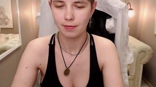Lisa, ? naked on cam for live porn video chat
