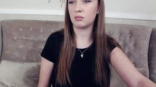 MollyBeauty naked on cam for live porn video chat