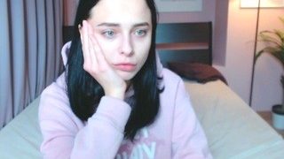 Naomi naked on cam for live porn video chat