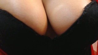 queenblondi naked on cam for live porn video chat
