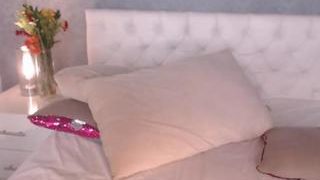 SamanthaRoss naked on cam for live porn video chat
