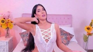 TaniaFernandez naked on cam for live porn video chat