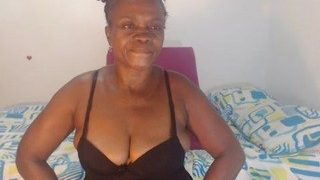 latinakiira naked on cam for live porn video chat