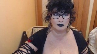 Miss Elvira naked on cam for live porn video chat
