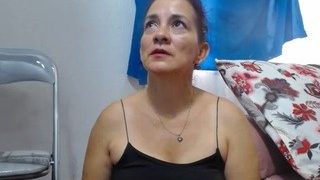 sexy-mature naked on cam for live porn video chat
