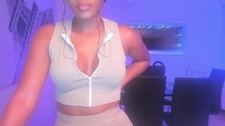 Tari naked on cam for live porn video chat