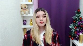 Yummy Cherry Pie naked on cam for live porn video chat