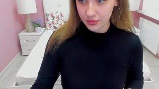 lolasweetbb naked on cam for live porn video chat
