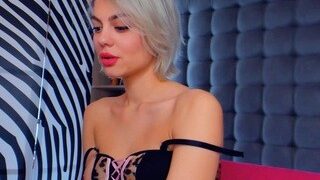 tinyariel naked on cam for live porn video chat