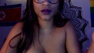 Hula Hopp Girl naked on cam for live porn video chat