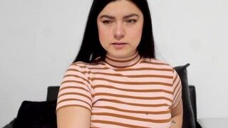 jadewine naked on cam for live porn video chat