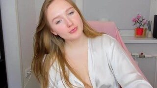 emilia-jonson naked on cam for live porn video chat