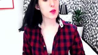 aliceblaker naked on cam for live porn video chat