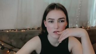 CarolineMrr naked on cam for live porn video chat