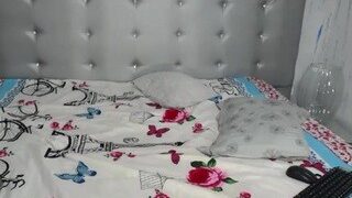 CRISTALREINA naked on cam for live porn video chat