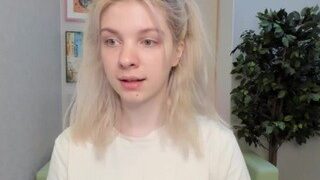 FirePeach naked on cam for live porn video chat