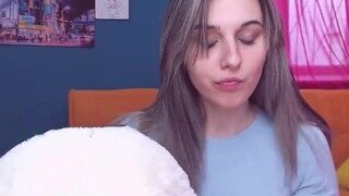 LauraFlowers naked on cam for live porn video chat