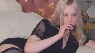 LisaDiamonds naked on cam for live porn video chat