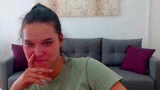PhyllisJones naked on cam for live porn video chat