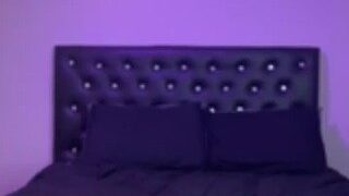 Queen foxx naked on cam for live porn video chat