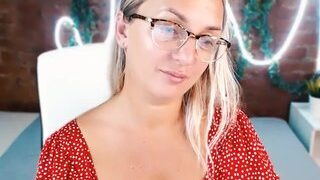 WowAmanda naked on cam for live porn video chat