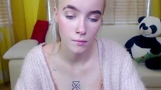 yourbabykira naked on cam for live porn video chat