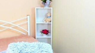 Leeila naked on cam for live porn video chat