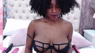 MelodyBae naked on cam for live porn video chat