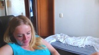 mollyhoneydew naked on cam for live porn video chat