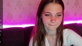 SweetJi naked on cam for live porn video chat