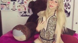 Sweetstephanie naked on cam for live porn video chat