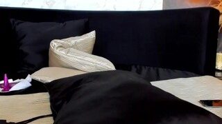 ArianaMiler1 naked on cam for live porn video chat