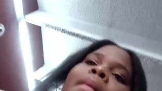 diamonds-black naked on cam for live porn video chat