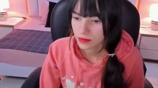 sweett-lucy naked on cam for live porn video chat