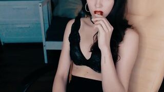 Thishellgirll naked on cam for live porn video chat