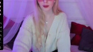 Alice-Kitty naked on cam for live porn video chat