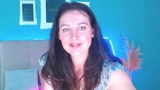 HannahSmile naked on cam for live porn video chat