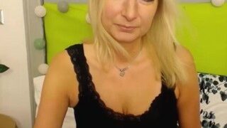 SusanneDirty naked on cam for live porn video chat