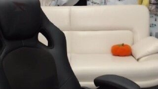 LauraKin naked on cam for live porn video chat