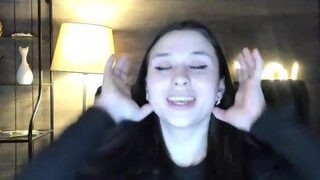 LindyKoy naked on cam for live porn video chat