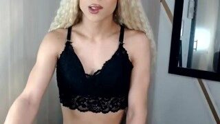 nicoletts naked on cam for live porn video chat