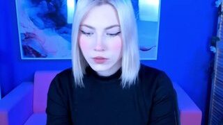ZellaWright naked on cam for live porn video chat