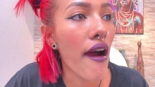 Tori_Valentine naked on cam for live porn video chat