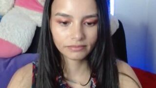 Valeri-Saldana naked on cam for live porn video chat